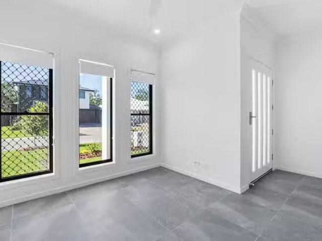 Charming 9 Pleasant Crescent, Narangba, QLD 4504