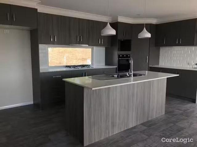 Cheap 9 Wyman Close, Laidley, QLD 4341
