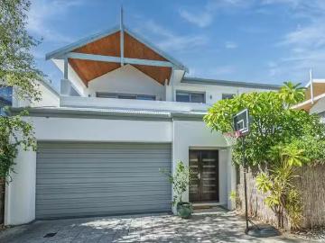 Deal! 9A Anderson Street, Mount Hawthorn, WA 6016