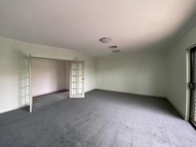 Cheap 13 Telford Place, PRAIRIEWOOD House for rent Listed by.