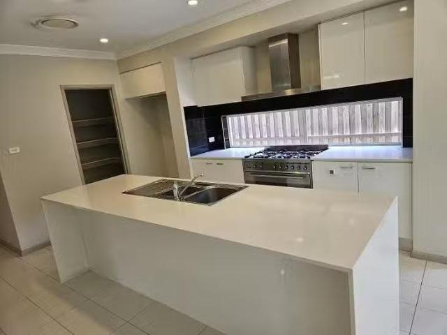 Rental! 13 Drift Street, The Ponds, NSW 2769