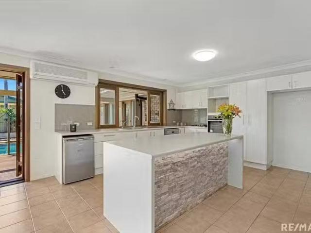 Rental! 13 Edgehill Drive, Nerang, QLD 4211