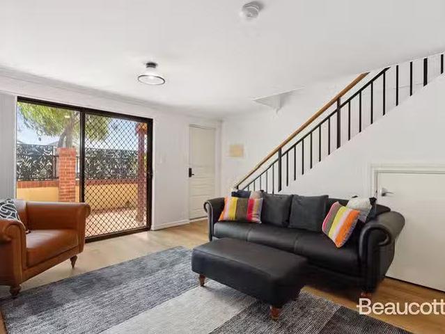 Nice 13 George Street, Mandurah, WA 6210