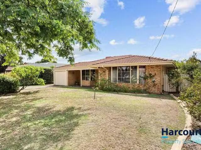 Just in! 13 Gledhill Way, Wilson, WA 6107