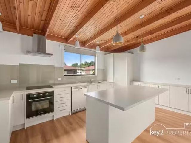 Deal! 13 Lyall Street, Westbury, TAS 7303