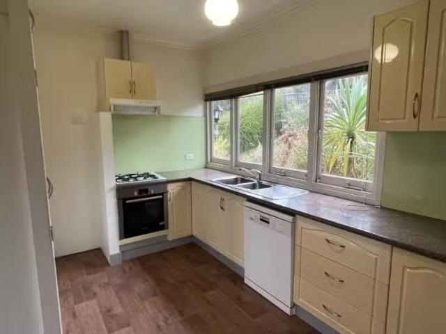 Charming 1/3 Montagu Street, MOUNT STUART Apartment for rent.