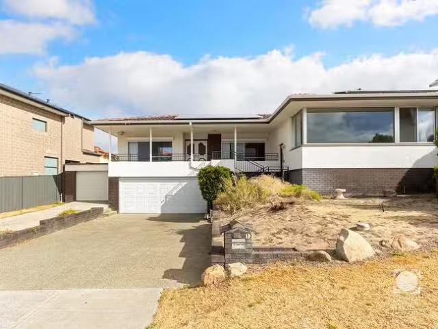 Deal! 13 Renton Street, Melville, WA 6156