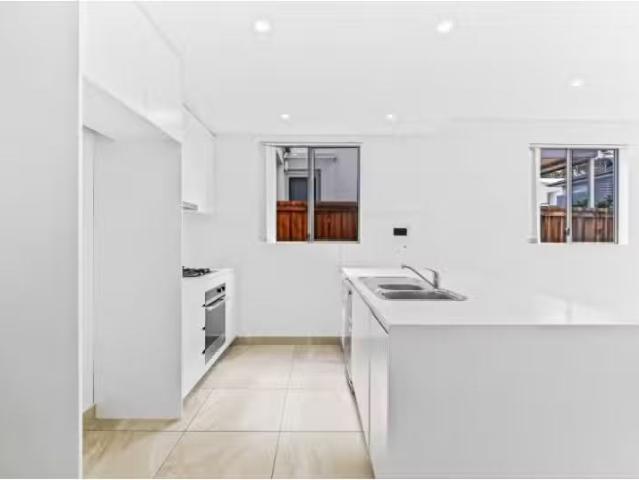 Deal! 13E Biana Street, Pemulwuy House for rent Listed by Ton.