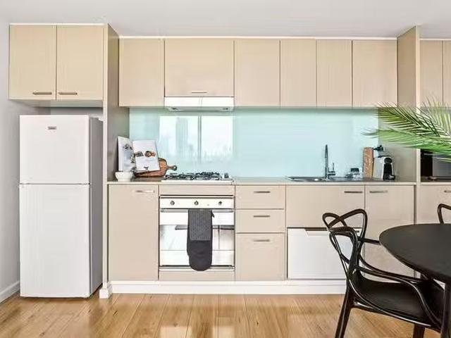 Deal! 1002/6 Short Street, Surry Hills, NSW 2010