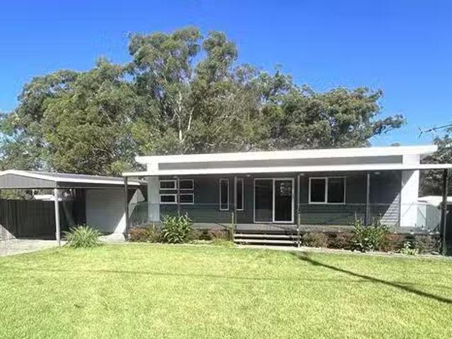 Charming 100 Laurel Street, Russell Island, QLD 4184