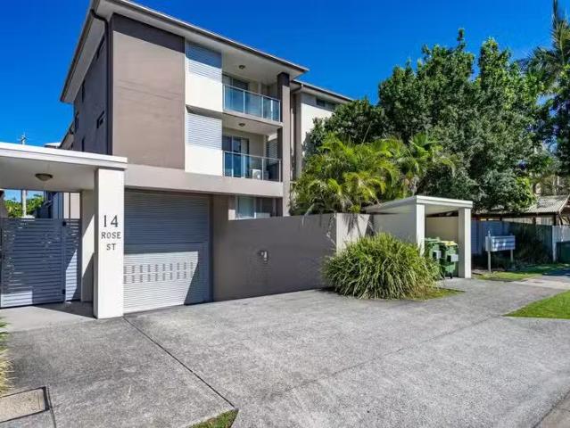 Cozy 10/14 Rose Street, Southport, QLD 4215 Apartment for Rent