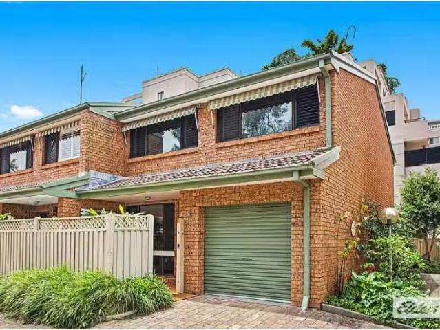 Unique 10/30 Market Street, Wollongong Townhouse for rent Lis.
