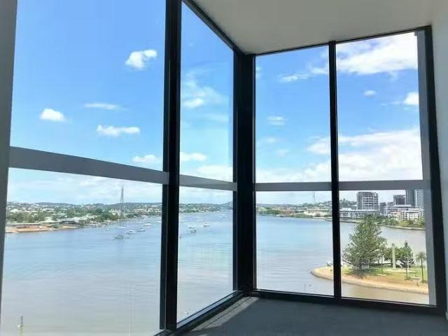 Unique 104/8 Hunt Street, Hamilton, QLD 4007