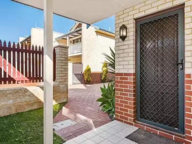 For Rent! 10/5 Carey Street, Bunbury, WA 6230