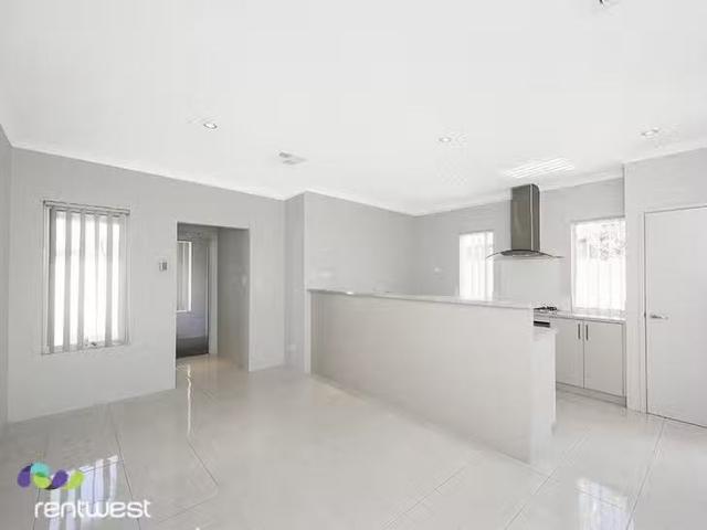Deal! 105C Riseley Street, Ardross, WA 6153