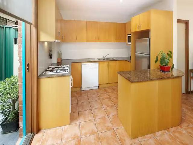 Rental! 10/68 Easey Street, Collingwood Townhouse for rent Li.