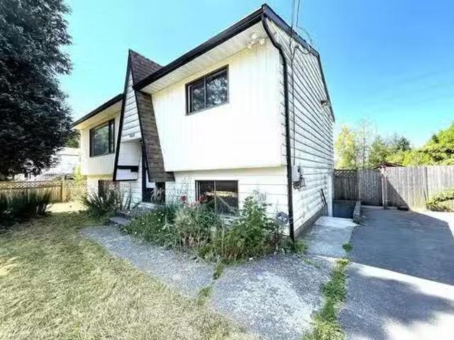 New 10619 141 Street, Surrey, BC, V3T 4R5 house for lease L.