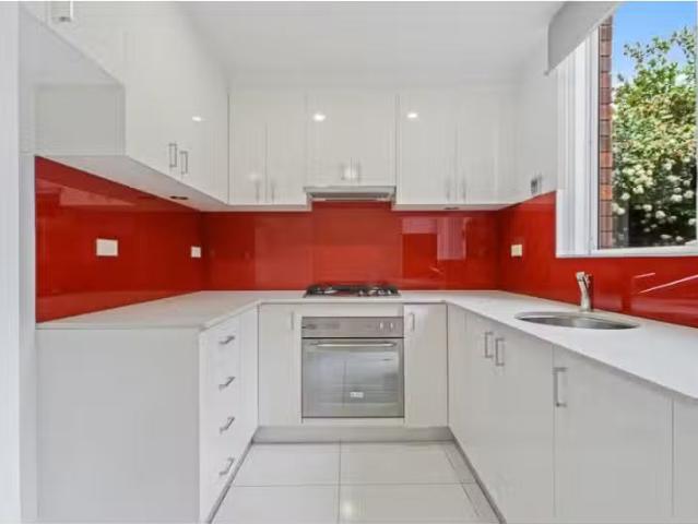For Rent! 10/62 Mascot Drive, Eastlakes Apartment for rent Li.