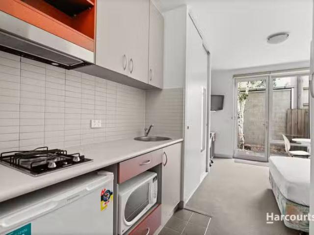 Nice 10/72 76 High Street, WINDSOR, VIC 3181 Studio for Rent