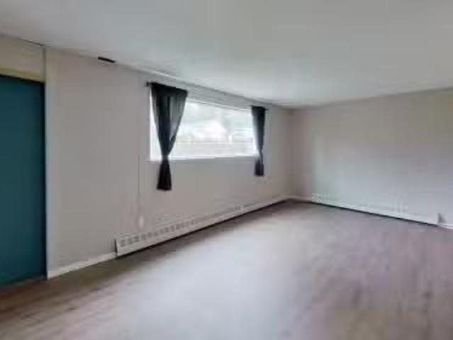 Just in! 107 Chetamon, Hinton, AB, T7V 1G5 house for lease.