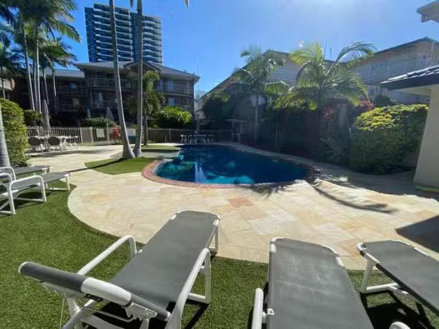 Charming 10/7 First Avenue, Burleigh Heads, QLD 4220