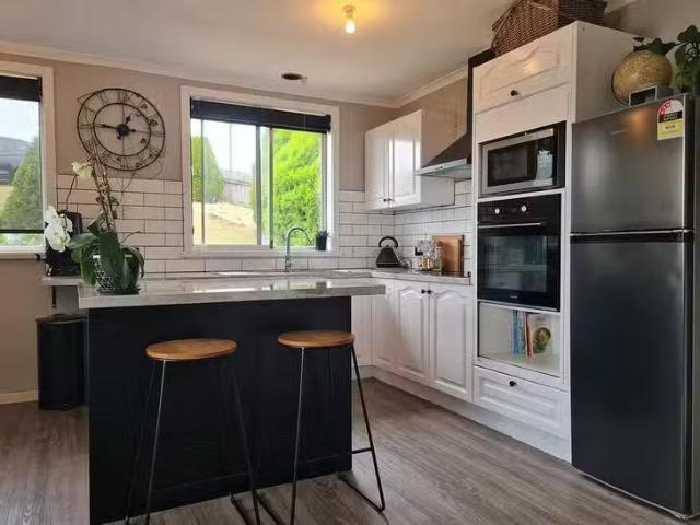 Cheap 107 Pelissier Street, Somerset, TAS 7322