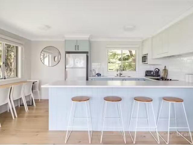 Cozy 10 The Arena, North Avoca House for rent Listed by Jess.