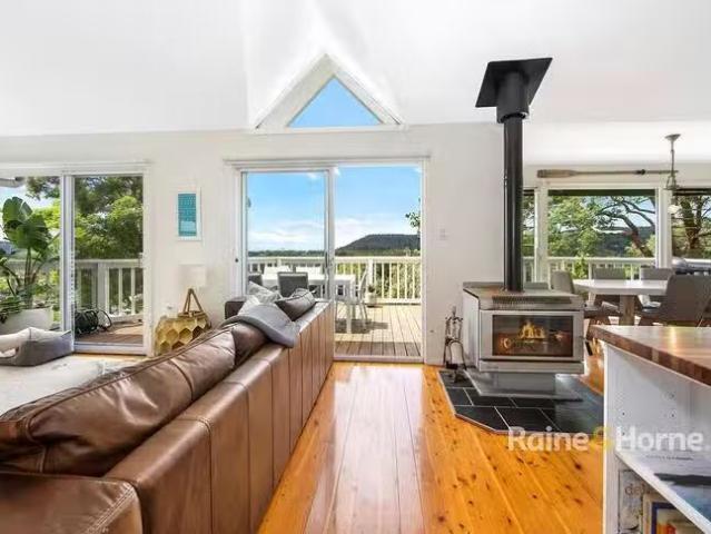 For Rent! 10 Tulama Road, Umina Beach, NSW 2257