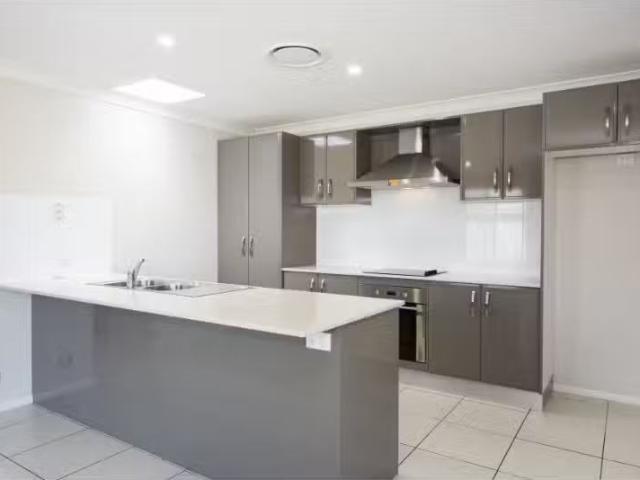 Unique 10 Winter Street, Mudgee House for rent Listed by Kimb.