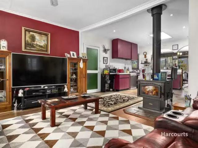 Charming 10 Birch Road, LUTANA, TAS 7009 House for Rent