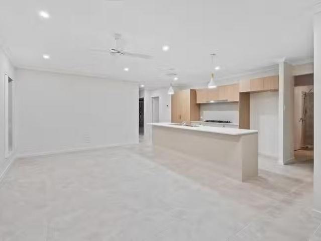 Rental! 10 Charlotte Court, Kawungan, QLD 4655