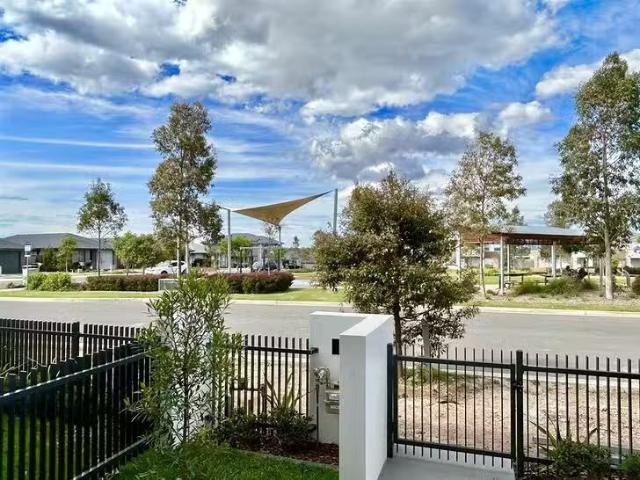 Cheap 10 Dexter Street, Oran Park, NSW 2570