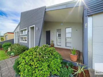Rental! 10 Hogarth Road, Mckail, WA 6330