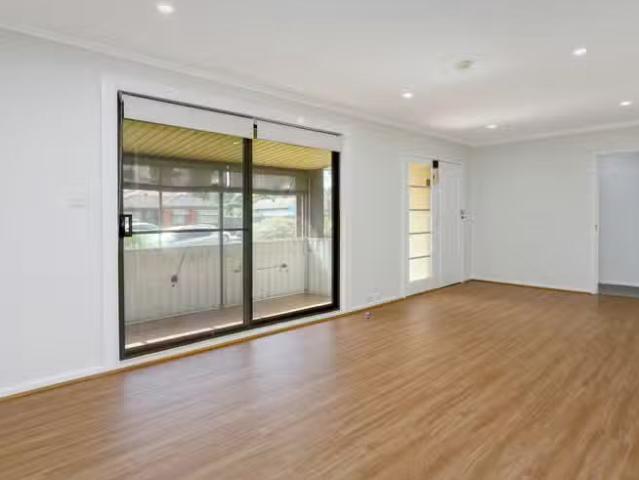 Cozy 10 Kurrajong Avenue, Mount Druitt NSW 2770