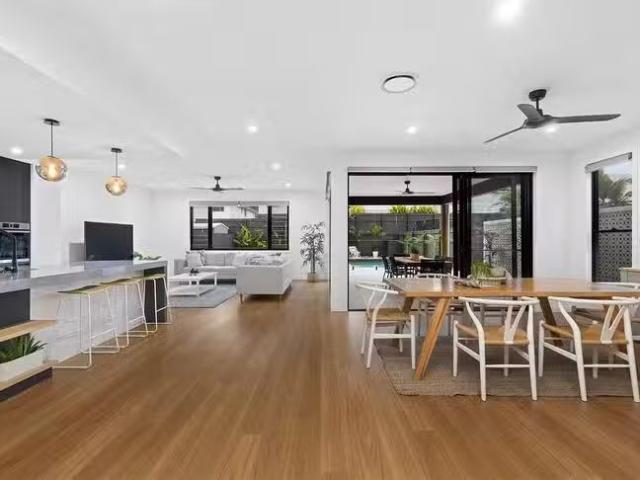 Just in! 10 Manchester Street, Gumdale, QLD 4154