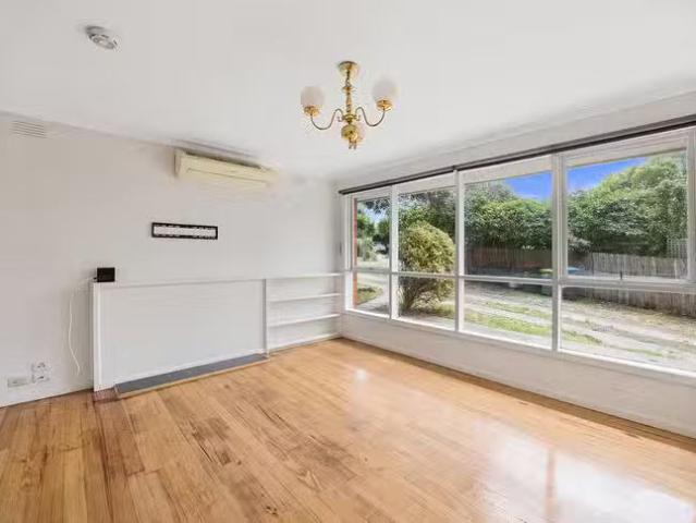 Cozy 10 Mingana Road, Wantirna South, VIC 3152