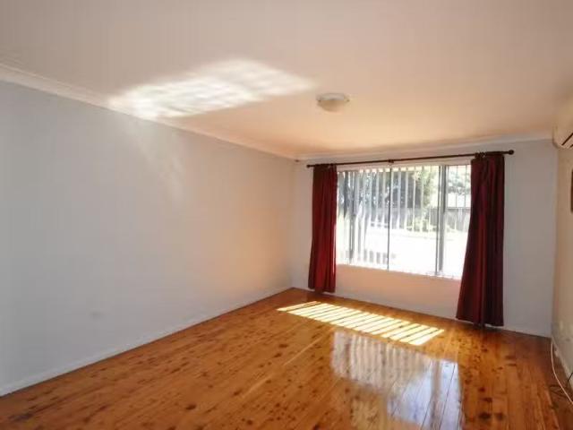 Deal! 10 Milton Street, COLYTON, NSW 2760 House for Rent