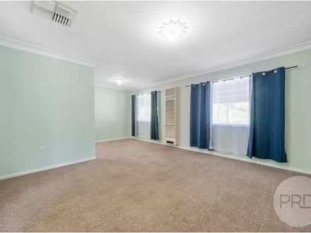Rental! 10 Nixon Crescent, Tolland House for rent Listed by M.