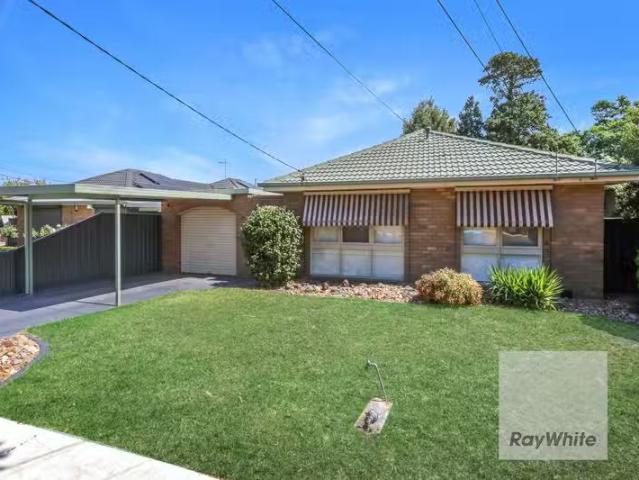 Deal! 10 Oldfield Grove, Gladstone Park VIC 3043