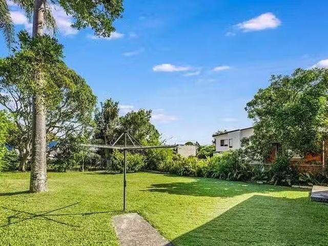 Unique 10 Oronsay Avenue, Caloundra, QLD 4551