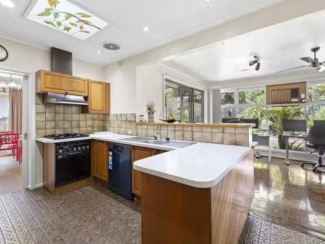 Rental! 10 Shrewsbury Road, Nunawading, VIC 3131