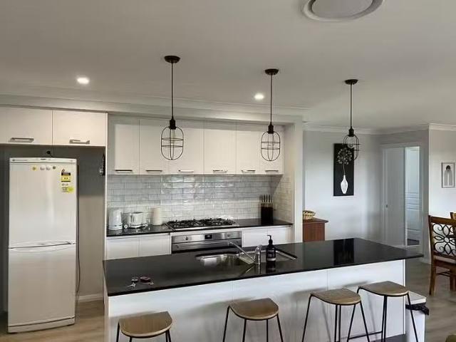 Just in! 10 Sweetheart Drive, Orange, NSW 2800