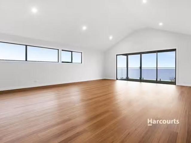 Deal! 1/109 Main Road, PENGUIN, TAS 7316 Townhouse for Rent