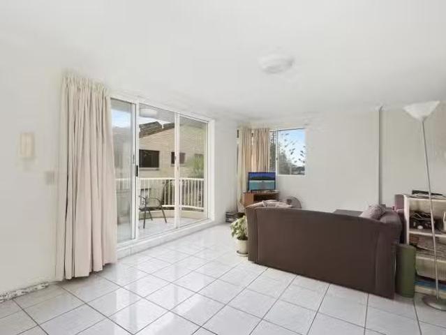 Unique 11/156 Surf Parade, Broadbeach, QLD 4218