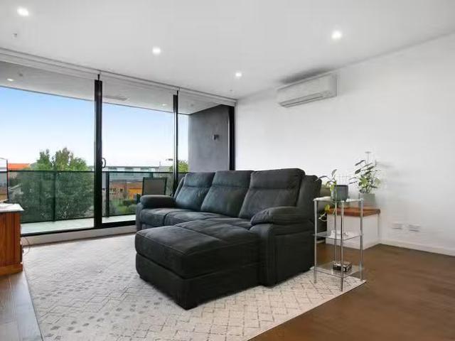 Rental! 111/24 Leake Street, Essendon, VIC 3040