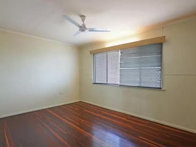 New 1/11 Bayswater Terrace, Hyde Park, QLD 4812
