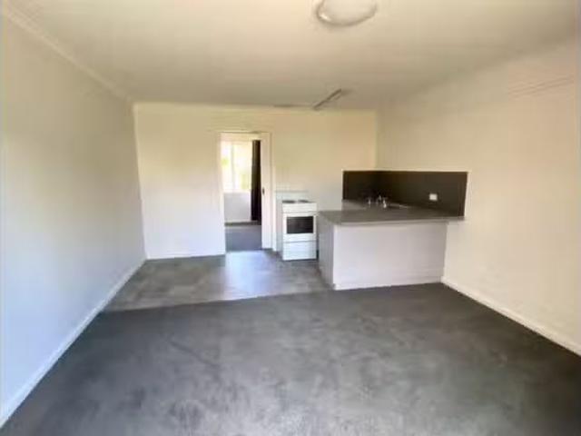 For Rent! 1/11 Rowe St, Ballarat East VIC 3350 House For Lease
