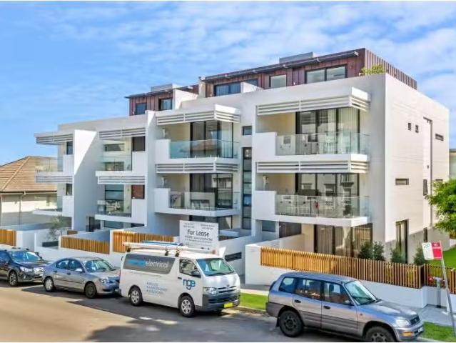 Charming 11/37 41 Ramsgate Avenue, BONDI BEACH Apartment for r.
