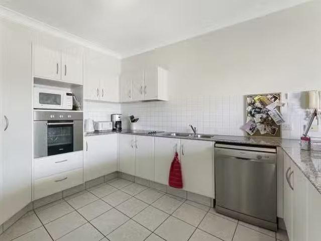 Deal! 113/137 Laver Drive, Robina, QLD 4226