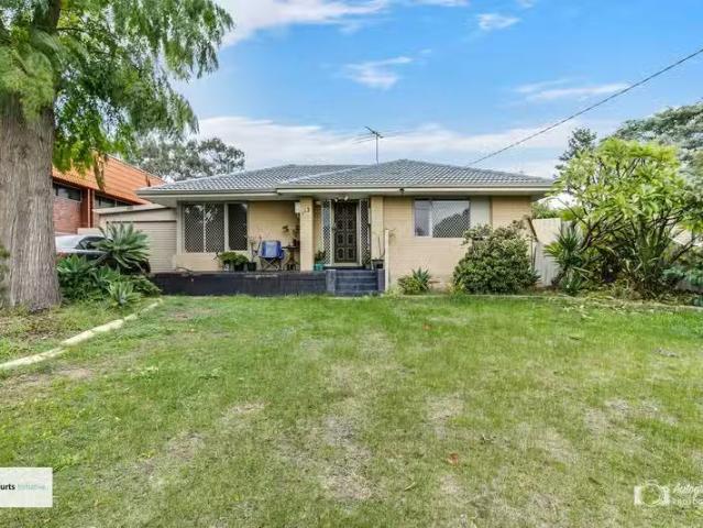 Rental! 113 Girrawheen Avenue, GIRRAWHEEN, WA 6064 House for.